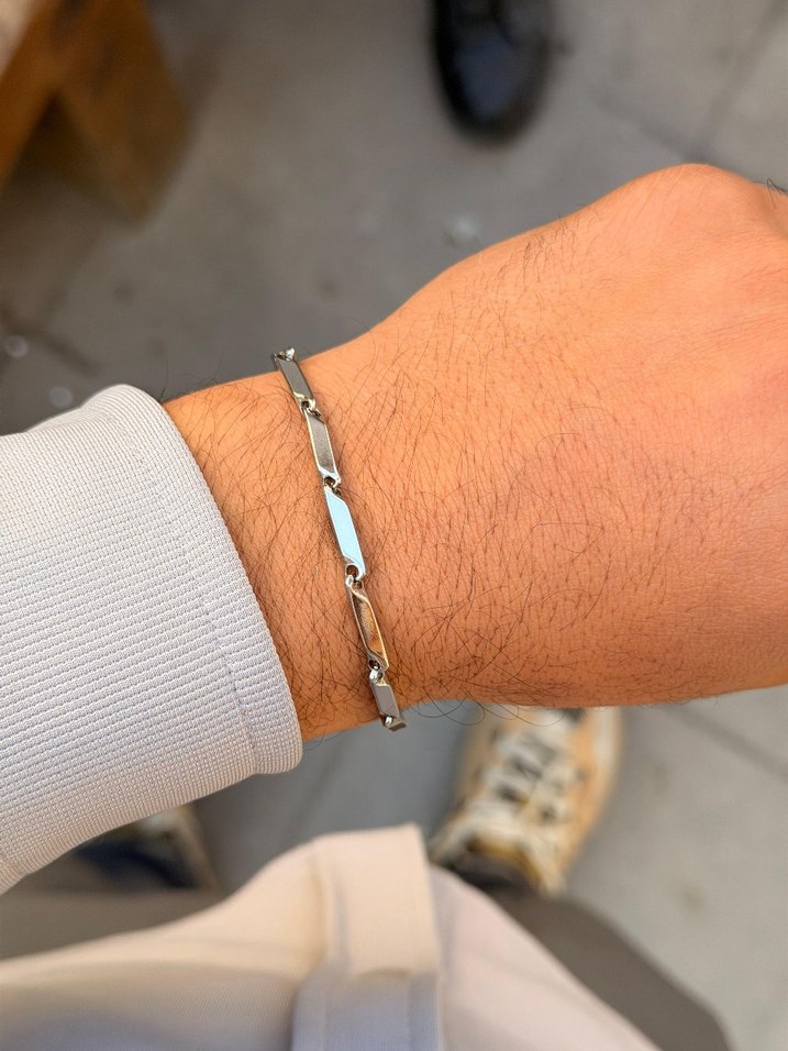 Gri Zincir Detaylı Minimalist Bileklik - Görsel 2