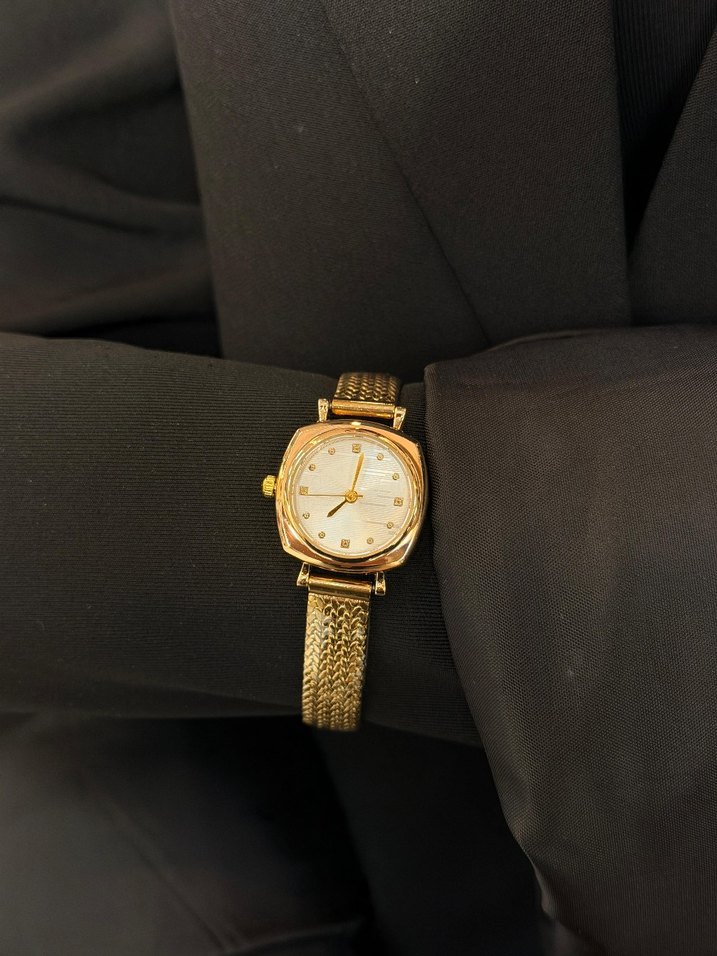 Modern Klasik Parlak Altın Kadın Saati - Görsel 3