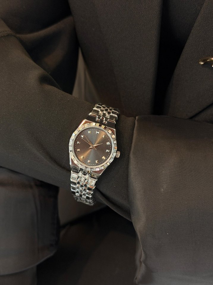 gümüş renkli saatler - Görsel 2