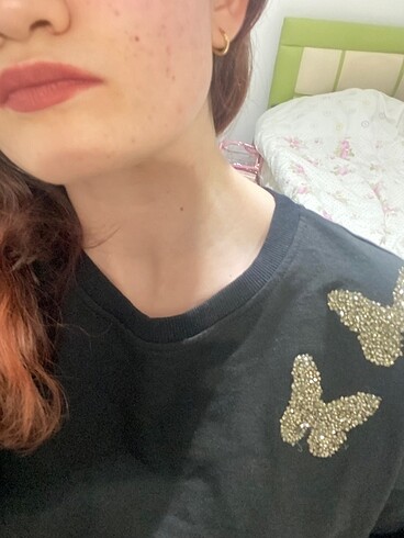 m Beden Kelebek nakışlı uzun kollu crop
