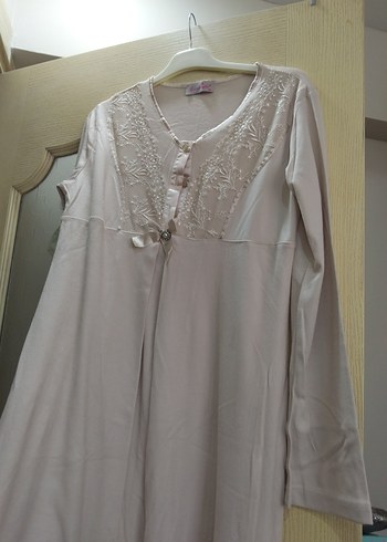 Nakışlı V Yakalı Uzun Lohusa Geceliği - Görsel 2