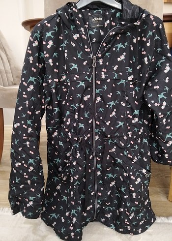 DeFacto Siyah Kapüşonlu Çiçek Desenli Kadın Ceket Yağmurluk - Görsel 2