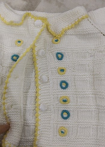 Nakışlı Beyaz Kız Çocuk Örgü Hırka - Görsel 3