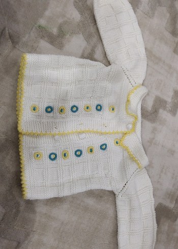 Nakışlı Beyaz Kız Çocuk Örgü Hırka - Görsel 2