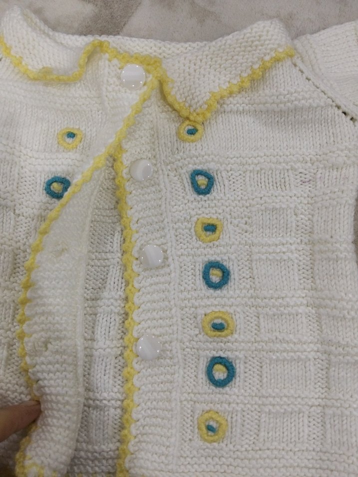 Nakışlı Beyaz Kız Çocuk Örgü Hırka - Görsel 3