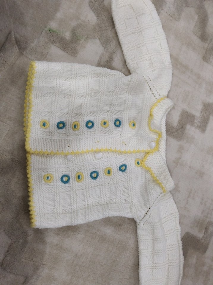 Nakışlı Beyaz Kız Çocuk Örgü Hırka - Görsel 2