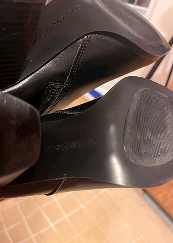 Stradivarius Siyah Topuklu Çizme - Görsel 8