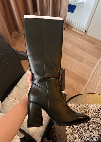 Stradivarius Siyah Topuklu Çizme - Görsel 6