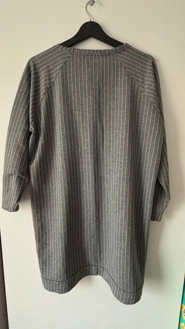 Gri Simpsom Baskılı Triko Elbisesi - Görsel 2