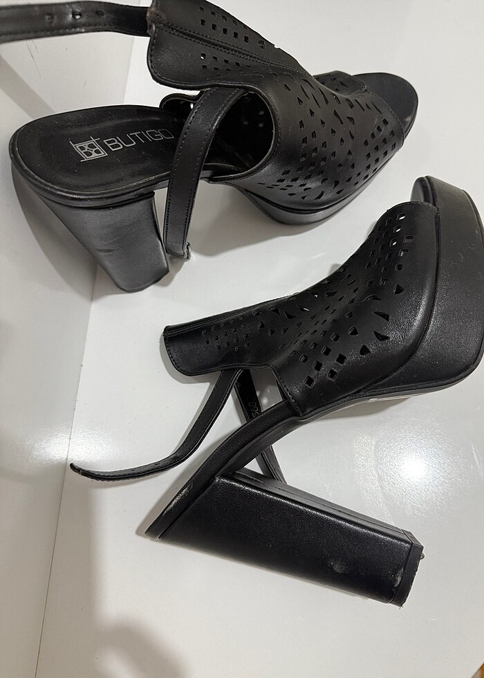 Siyah Topuklu Ayakkabı - Görsel 4