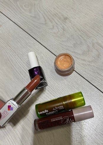 Pastel Mor simli Oje kapatıcısı ve Dudak Ürünleri Seti - Görsel 2