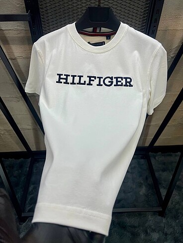 Tommy Hilfiger Erkek Tişört