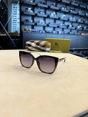 Burberry Burberry Sunglasses