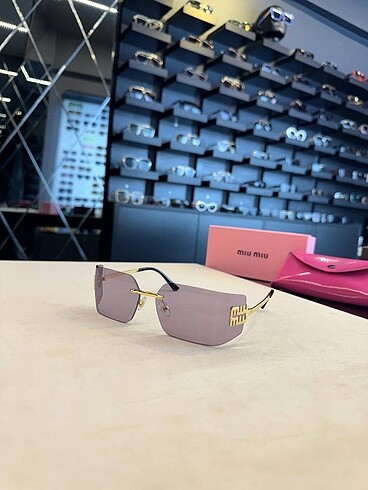 Beden Miu Miu Sunglasses