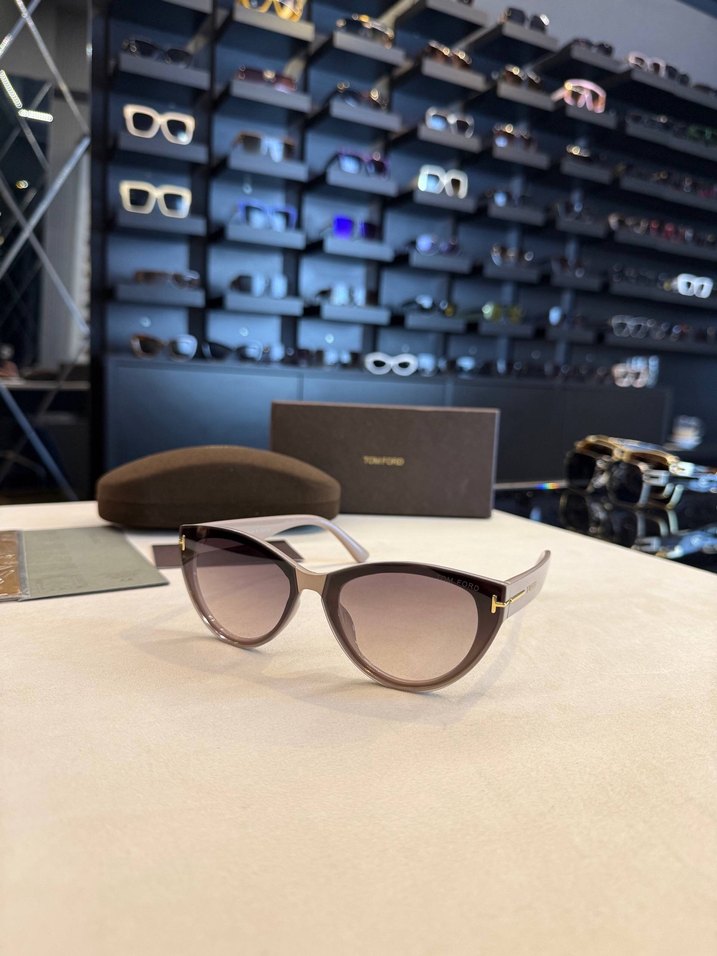 Tom Ford Sunglasses - Görsel 3