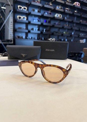 Prada Sunglasses - Görsel 3