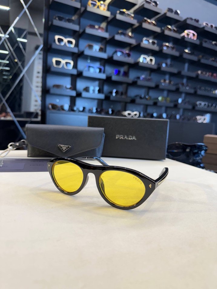 Prada Sunglasses - Görsel 5