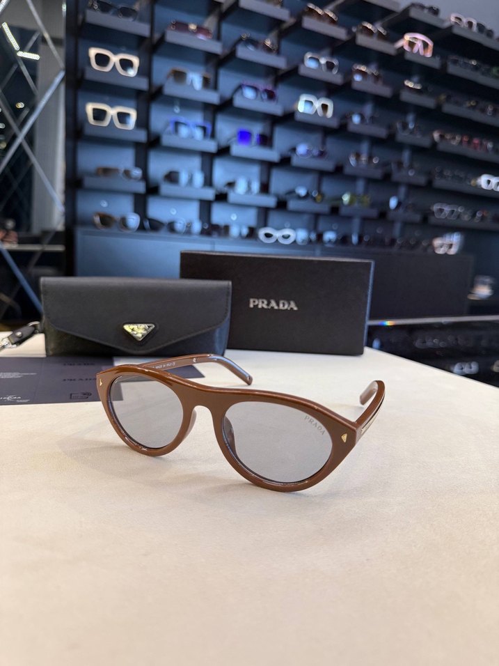 Prada Sunglasses - Görsel 4