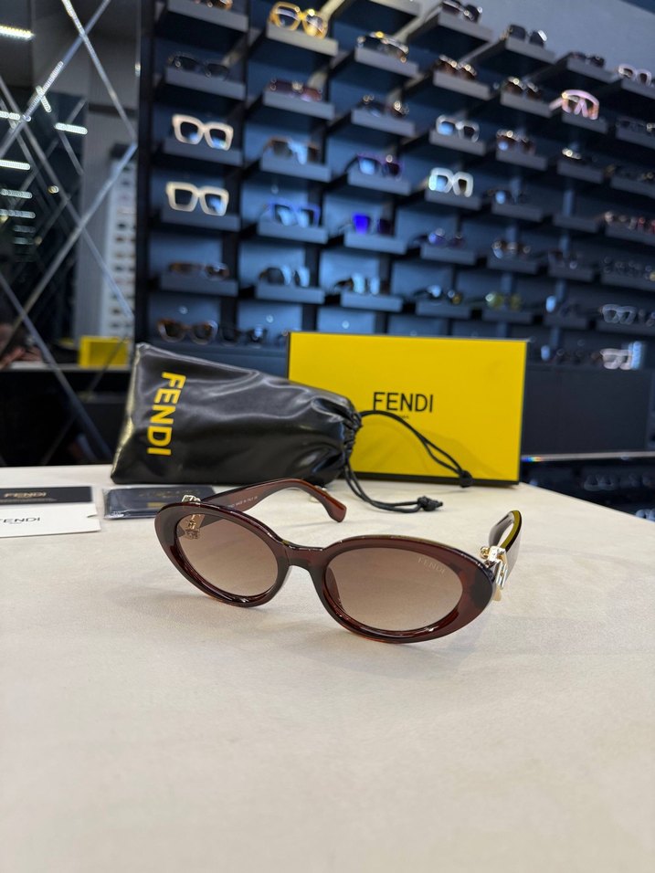 Fendi Sunglasses - Görsel 4