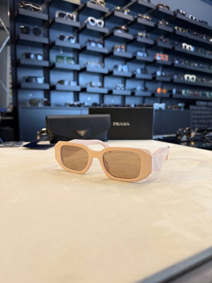 Prada Sunglasses - Görsel 4