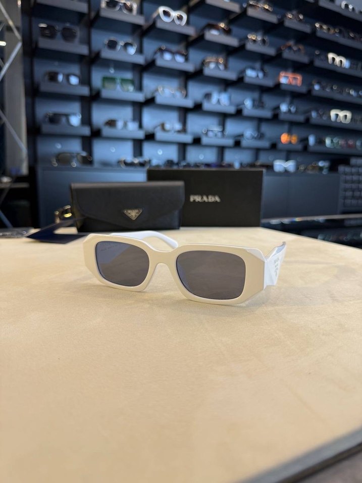 Prada Sunglasses - Görsel 3