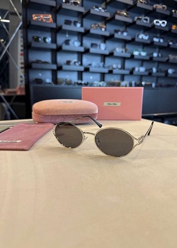Miu Miu Miu Miu Sunglasses