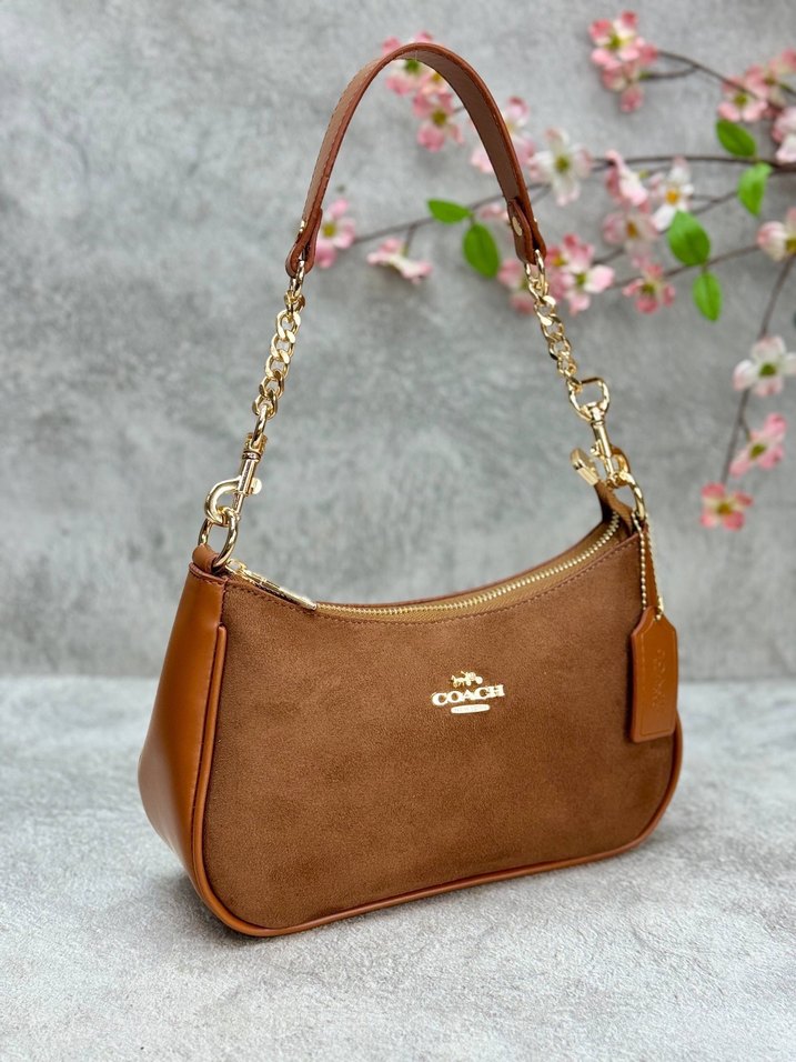 Coach - Teri Shoulder Bag In Signature Suede - Görsel 2