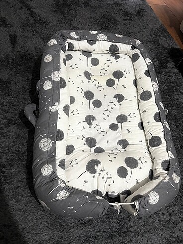 Sevi bebe anne yanı reflü yatağı