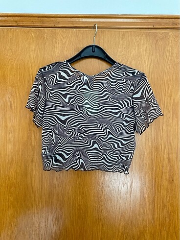 H&M Etiketi üstünde H&M zebra tül crop (large)