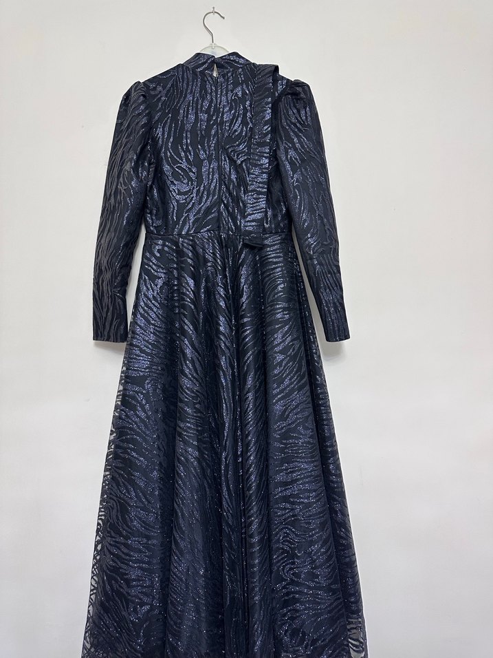 Siyah Zebra Desenli kemerli Uzun Kadın abiye - Görsel 3