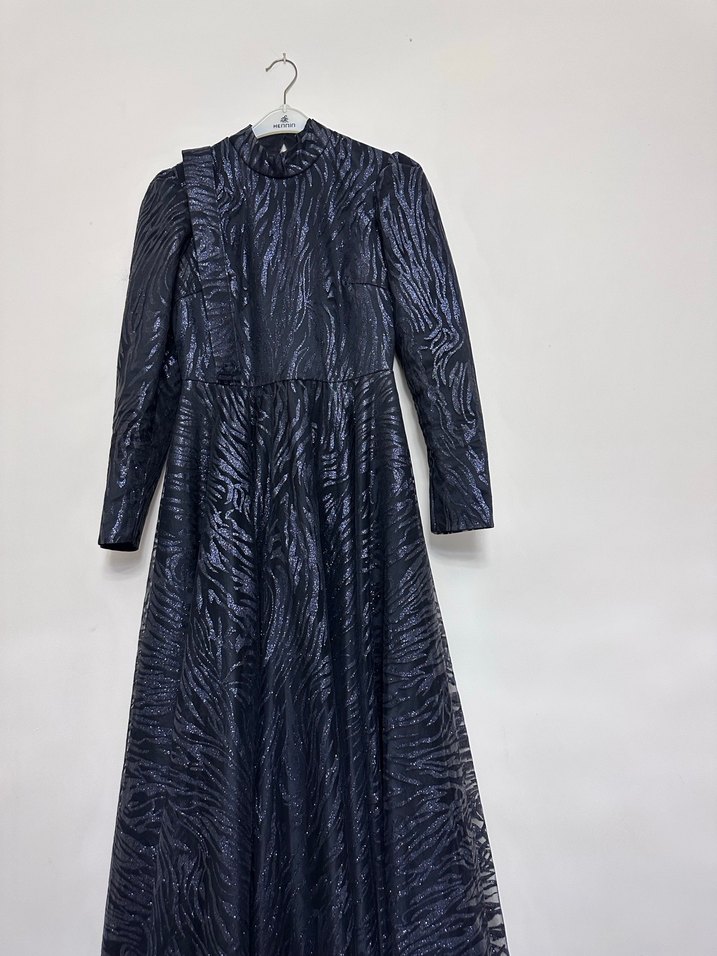 Siyah Zebra Desenli kemerli Uzun Kadın abiye - Görsel 2