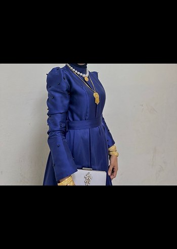 Kadın Mavi Piliseli kolları inci  Uzun Abiye Elbise - Görsel 2