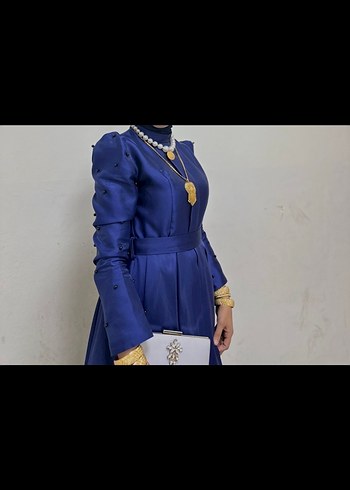 Kadın Mavi Piliseli kolları inci  Uzun Abiye Elbise - Görsel 3