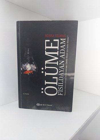 Ölüme Fısıldayan Adam Roman Kitabı
