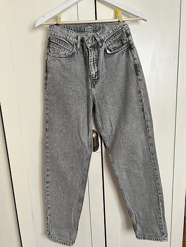 Mango Mom Jean