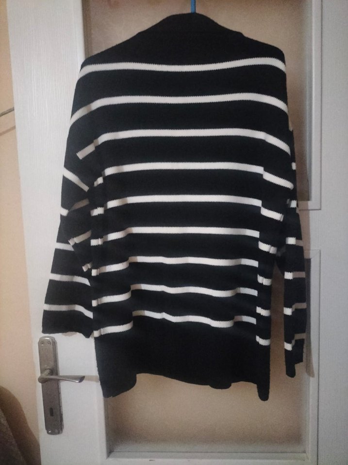 Siyah Beyaz Çizgili Örgü Kadın Kazak - Görsel 2