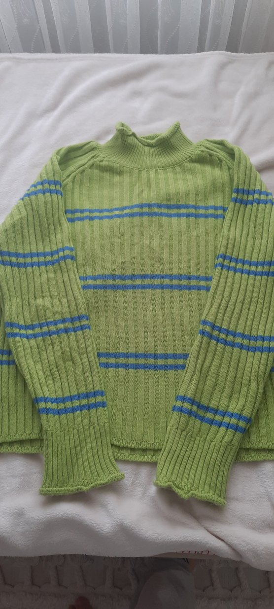 Yeşil Boğazlı Triko Kazak - Görsel 2