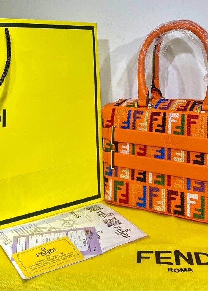 Fendi Kol Çantası - Görsel 3