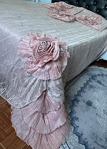 Pembe Nakışlı Yatak Örtüsü Seti - Görsel 2