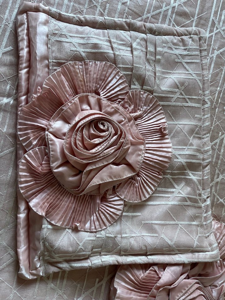 Pembe Nakışlı Yatak Örtüsü Seti - Görsel 4