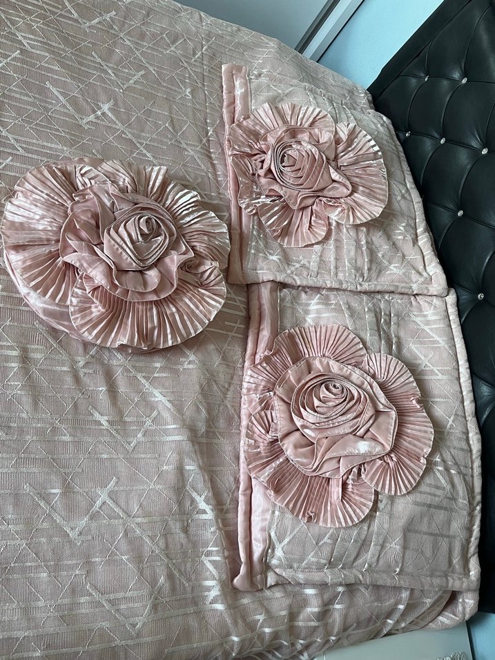 Pembe Nakışlı Yatak Örtüsü Seti - Görsel 3