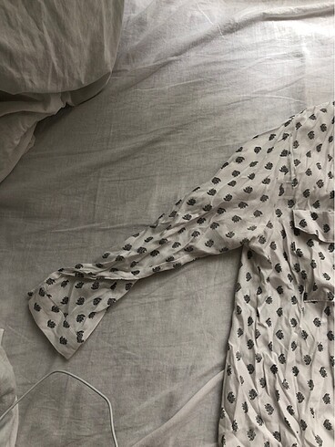 beyaz detayli gömlek - Görsel 4