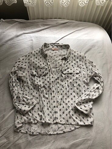beyaz detayli gömlek - Görsel 2