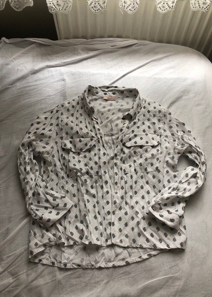 beyaz detayli gömlek - Görsel 2