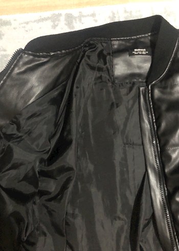 Siyah Düğmeli Kadın Deri Ceket - Görsel 4