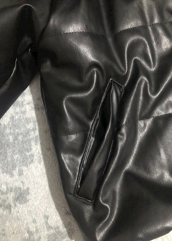 Siyah Düğmeli Kadın Deri Ceket - Görsel 3