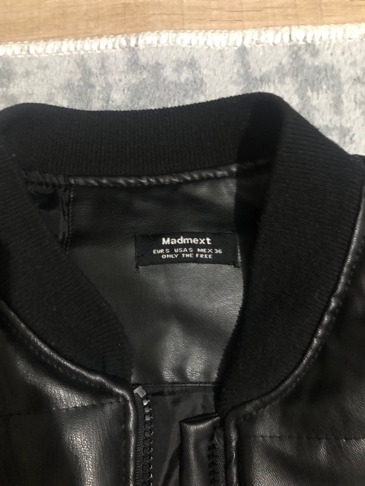 Siyah Düğmeli Kadın Deri Ceket - Görsel 2