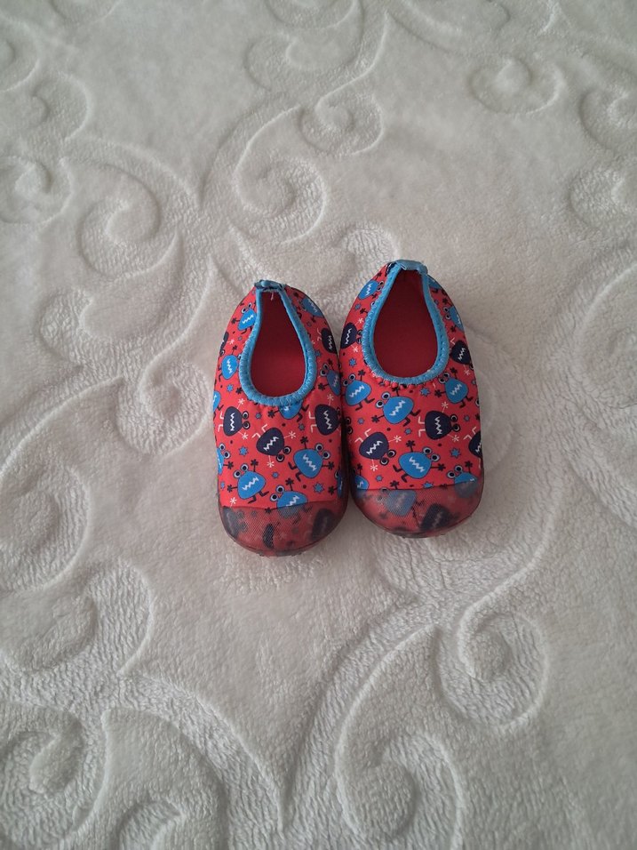 Çocuk Renkli Bağcıksız Kaydırmaz Terlik - Görsel 2