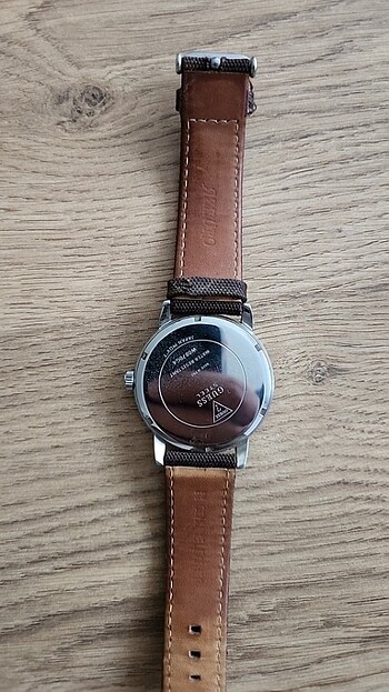 Guess Çok az kullanılmış 