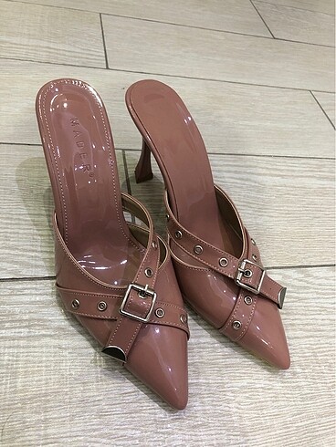 Rugan Stiletto